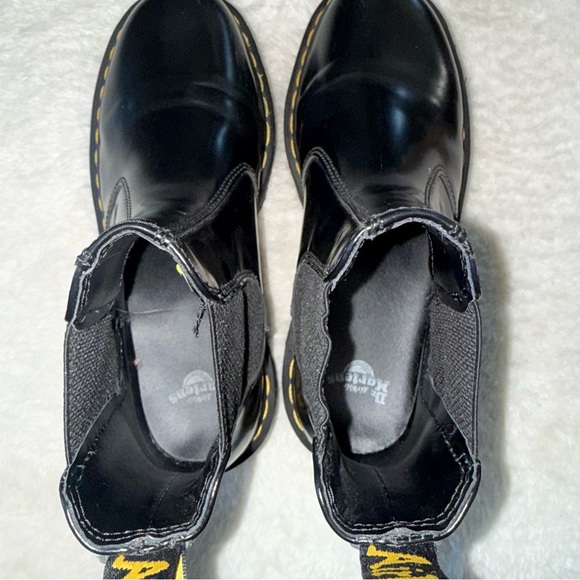 Dr. Martens 2976 smooth leather women’s platform Chelsea boots, size US 8 - Picture 7 of 8